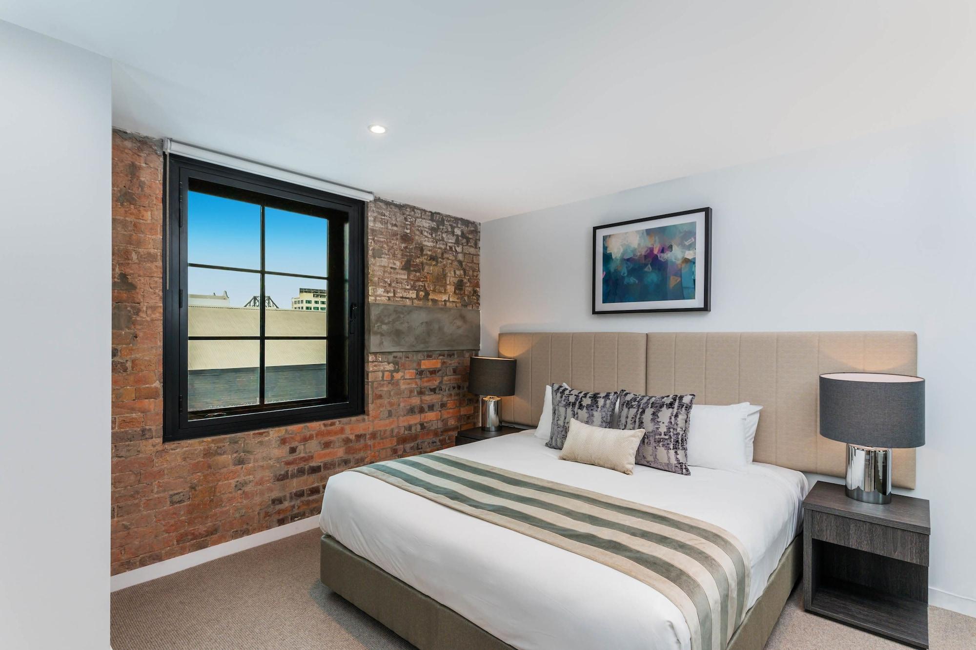 Fv By Peppers Aparthotel Brisbane Exterior photo A bedroom at the hotel