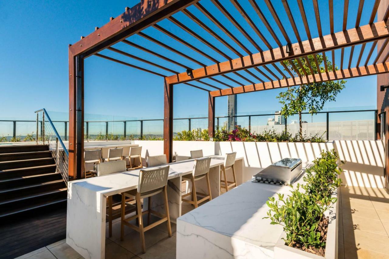 Fv By Peppers Aparthotel Brisbane Exterior photo Rooftop terrace