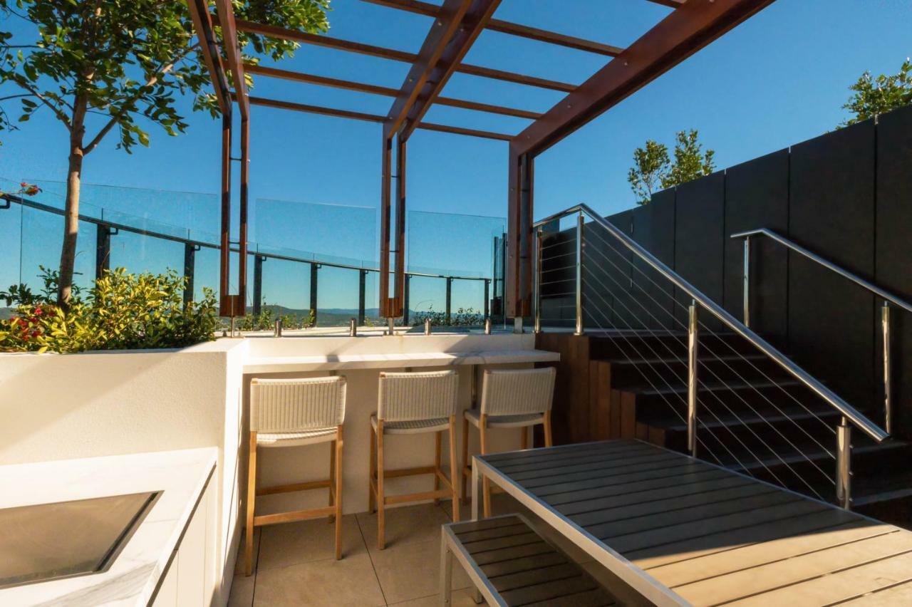 Fv By Peppers Aparthotel Brisbane Exterior photo The rooftop bar at the Hotel