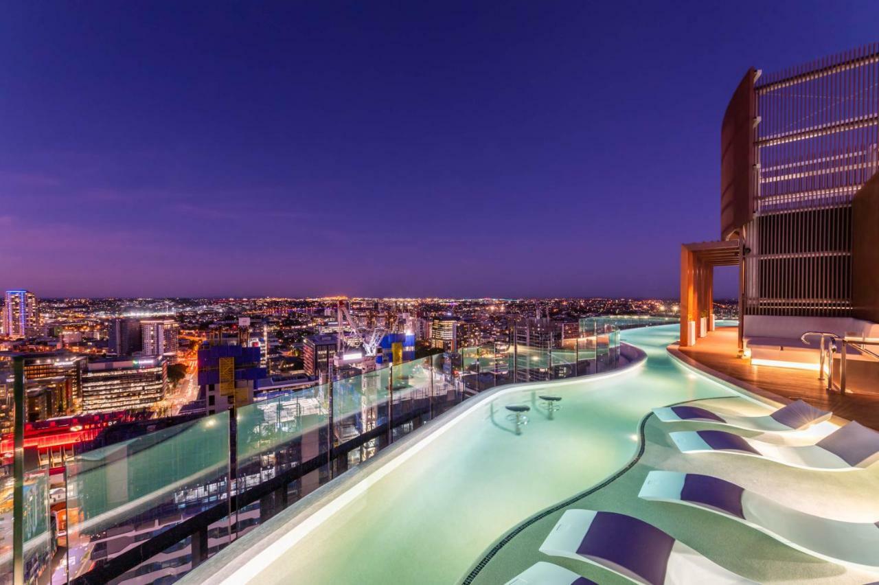 Fv By Peppers Aparthotel Brisbane Exterior photo Skyline rooftop pool