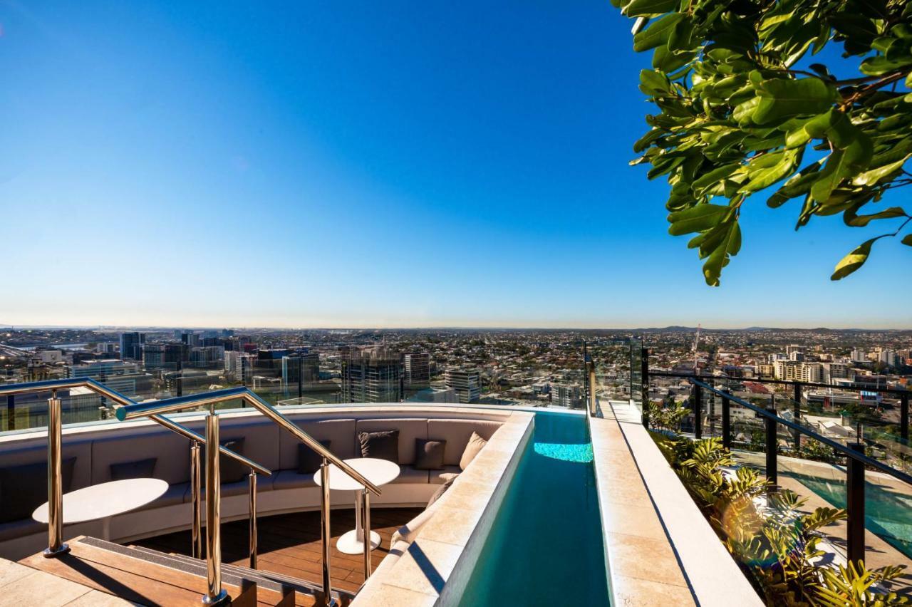 Fv By Peppers Aparthotel Brisbane Exterior photo Skyline pool