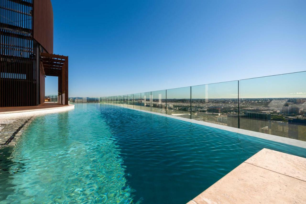 Fv By Peppers Aparthotel Brisbane Exterior photo Infinity pool