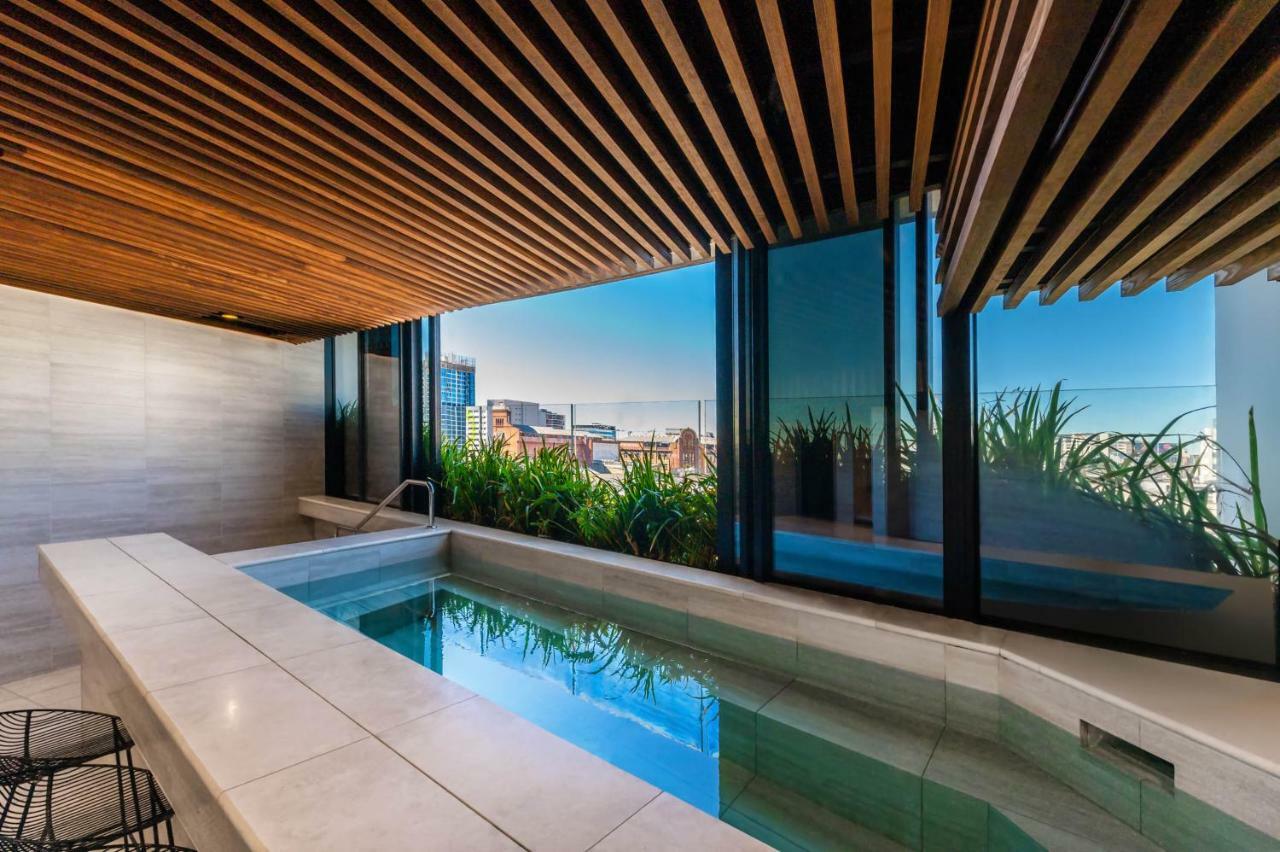 Fv By Peppers Aparthotel Brisbane Exterior photo Rooftop pool